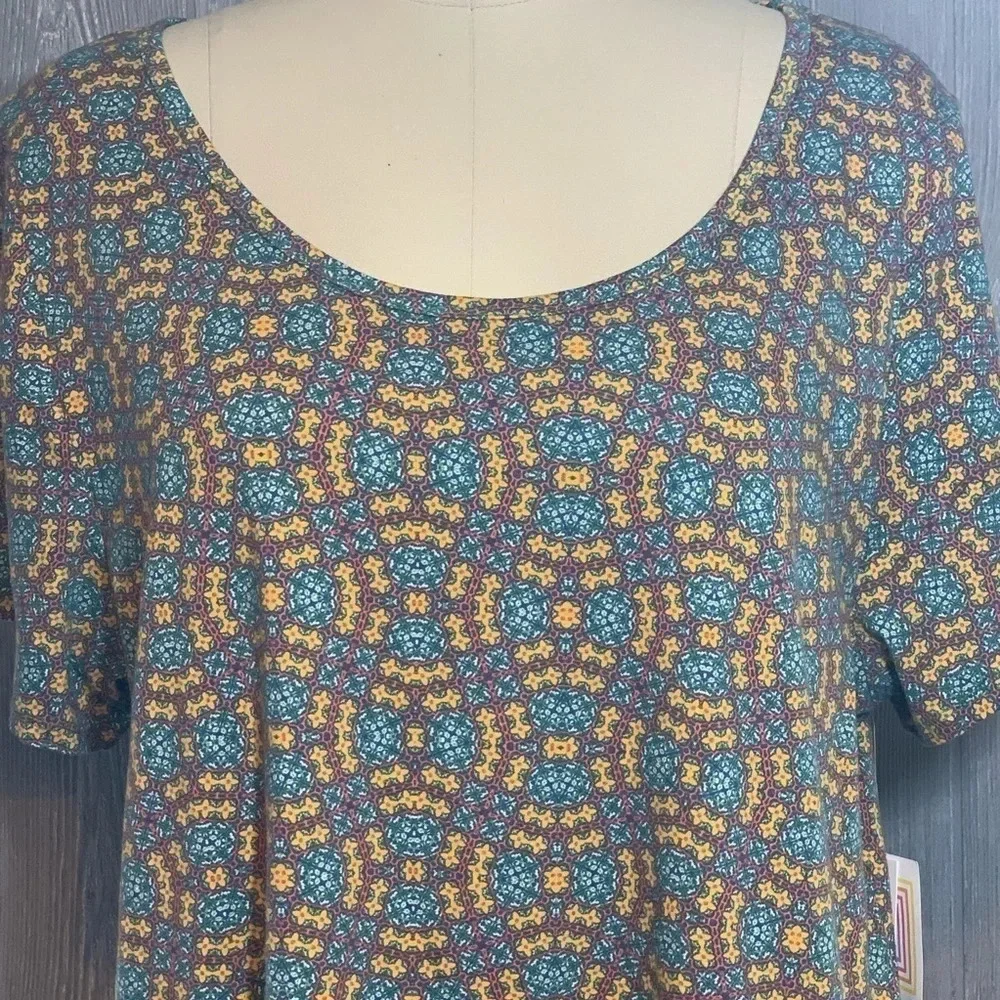 Lularoe Classic Tee T Blue Print Top 2XL NWT